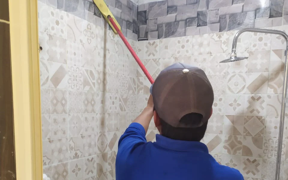 خدمات تنظيف الحمامات